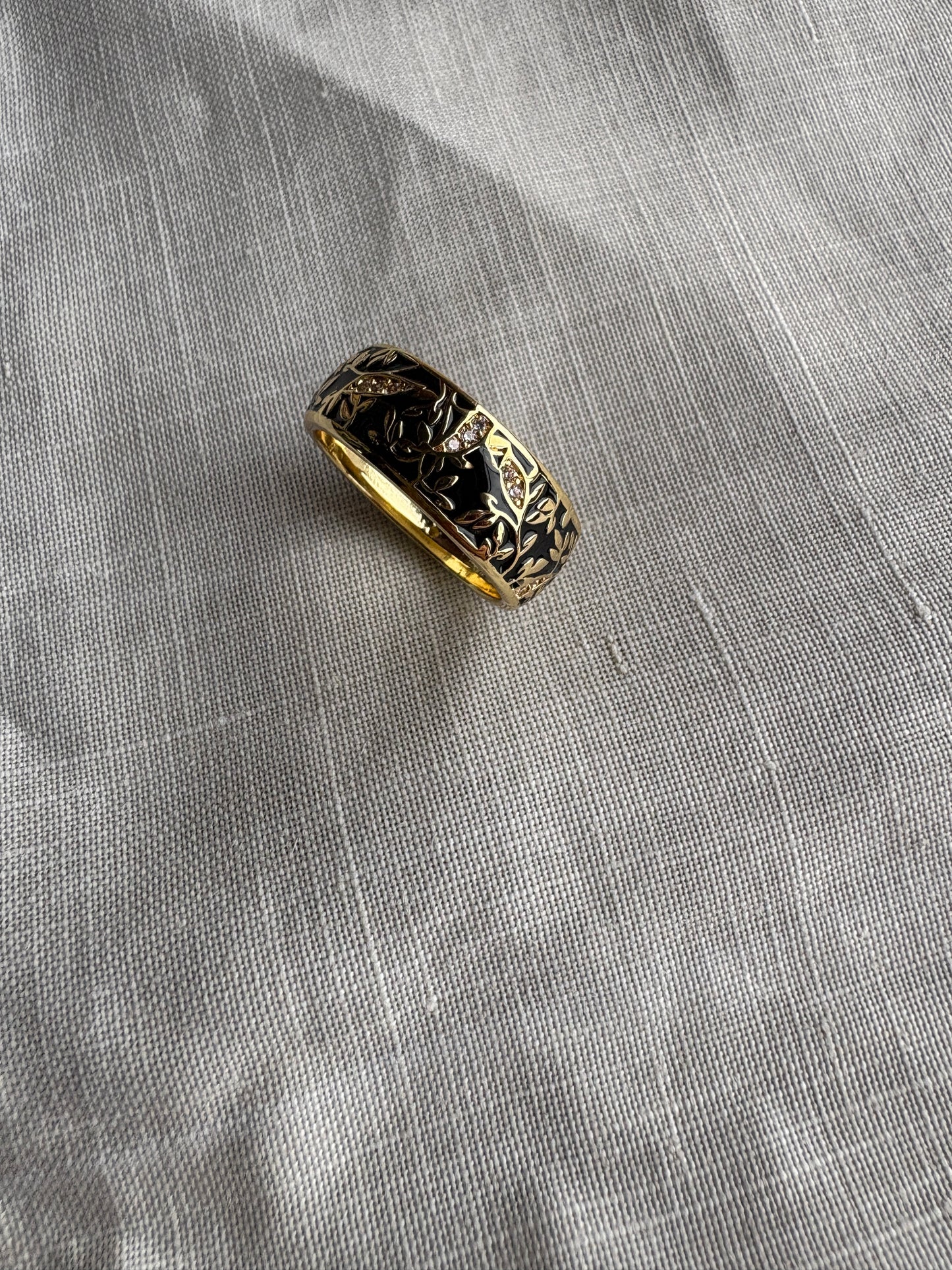 Vintage Ornate Gold Band Ring