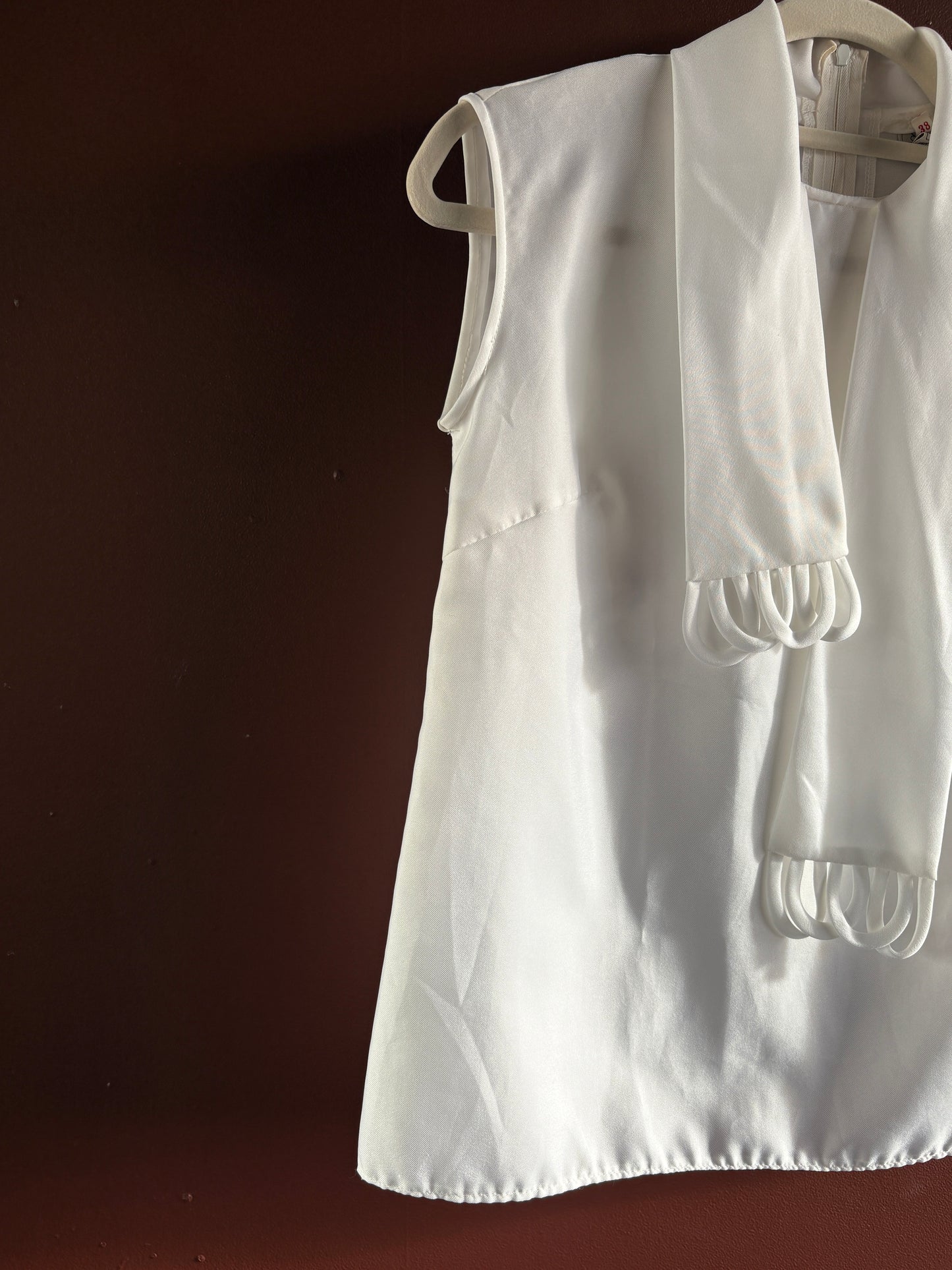 Vintage White Sleeveless Blouse with Necktie