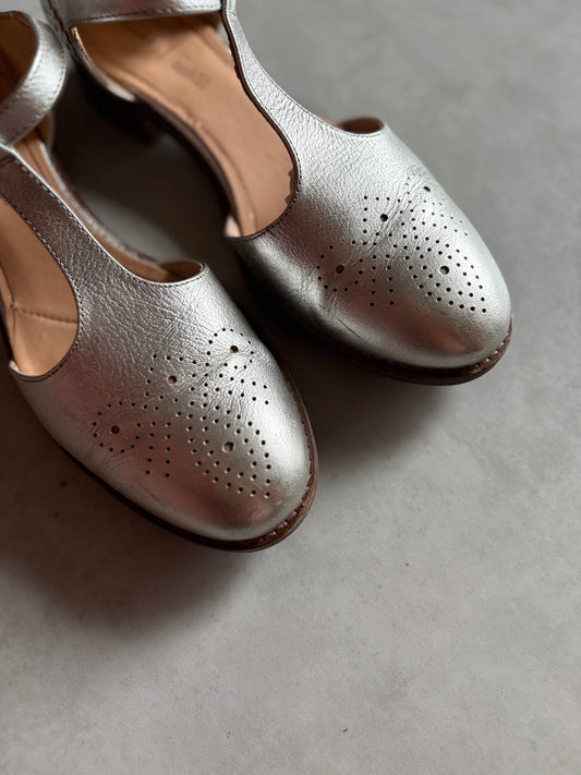 Silver T-Bar Brouges