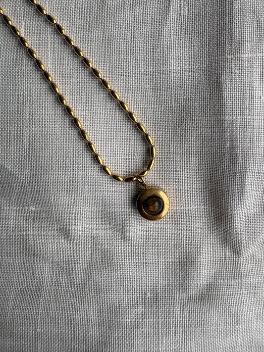 Vintage Gold Delicate Chain Necklace with Amber Stone