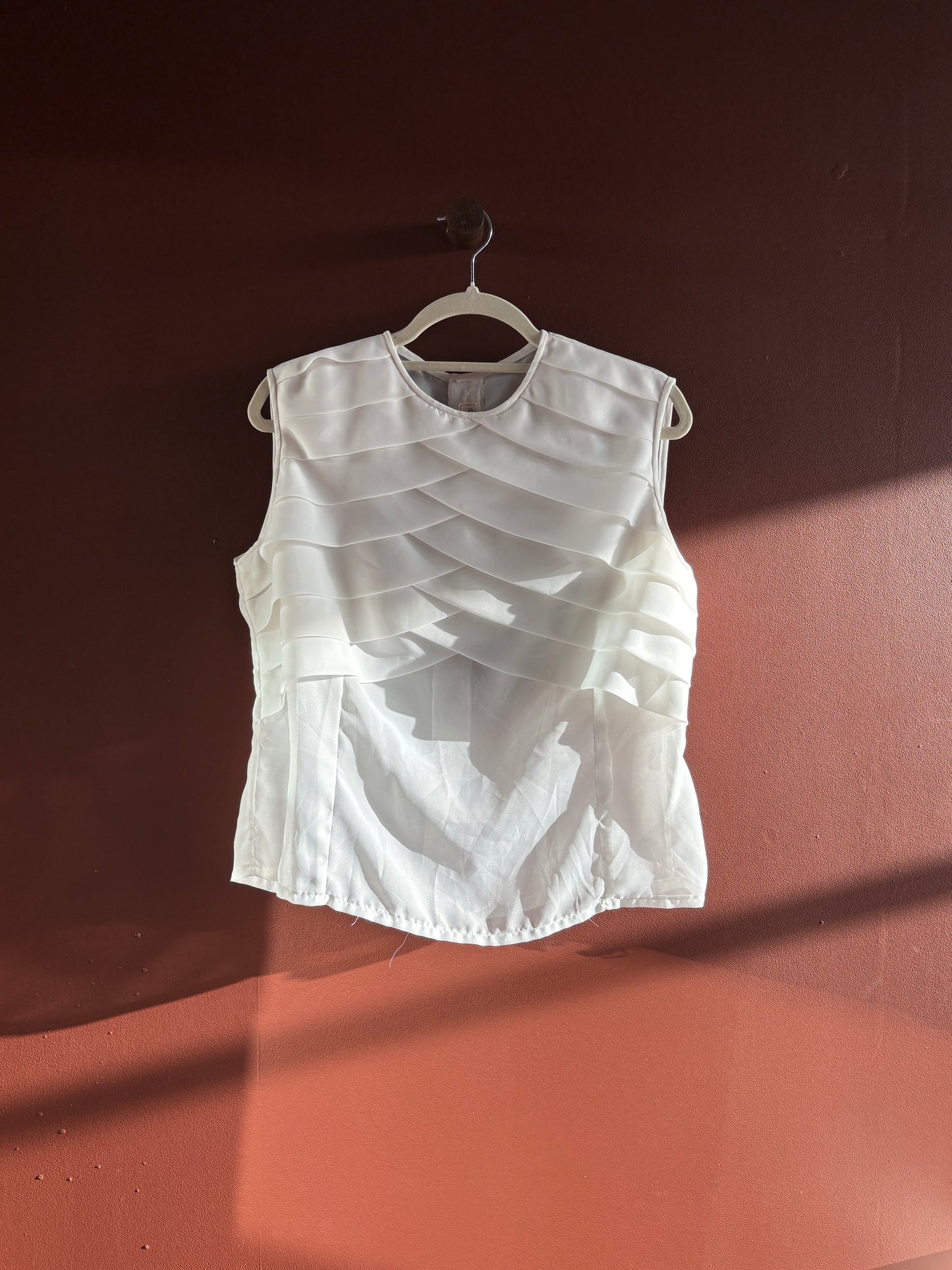 Vintage White Sleeveless Pleated Blouse